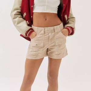 NWT Urban Outfitters BDG Zoey Corduroy Cargo Short Beige Size 2